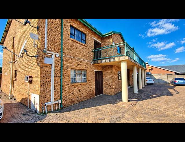 3 BEDROOM APARTMENT FOR SALE IN NEWCASTLE CBD